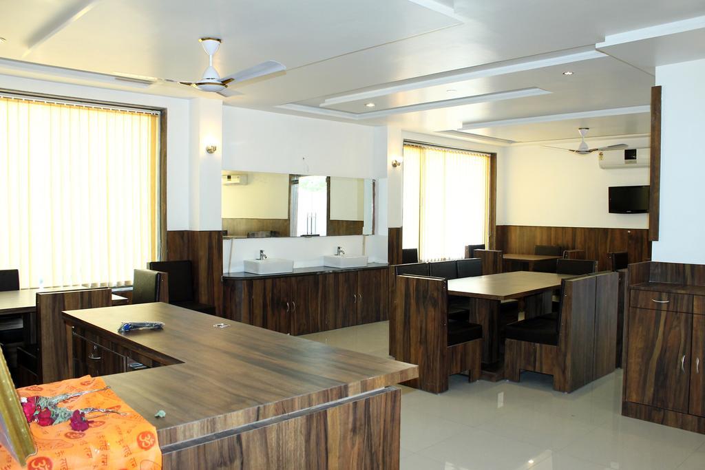 Oyo 4316 Hotel Sai Empire 舍地 外观 照片