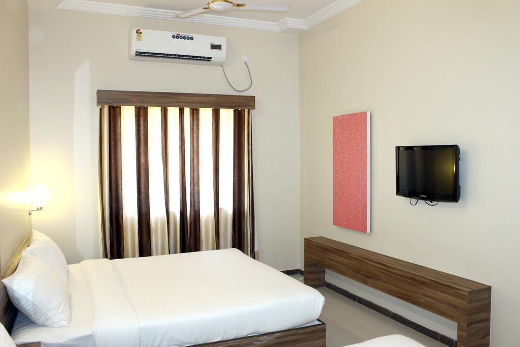 Oyo 4316 Hotel Sai Empire 舍地 客房 照片