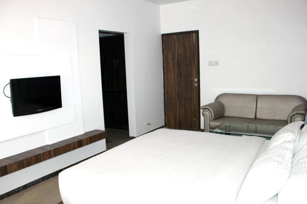 Oyo 4316 Hotel Sai Empire 舍地 客房 照片