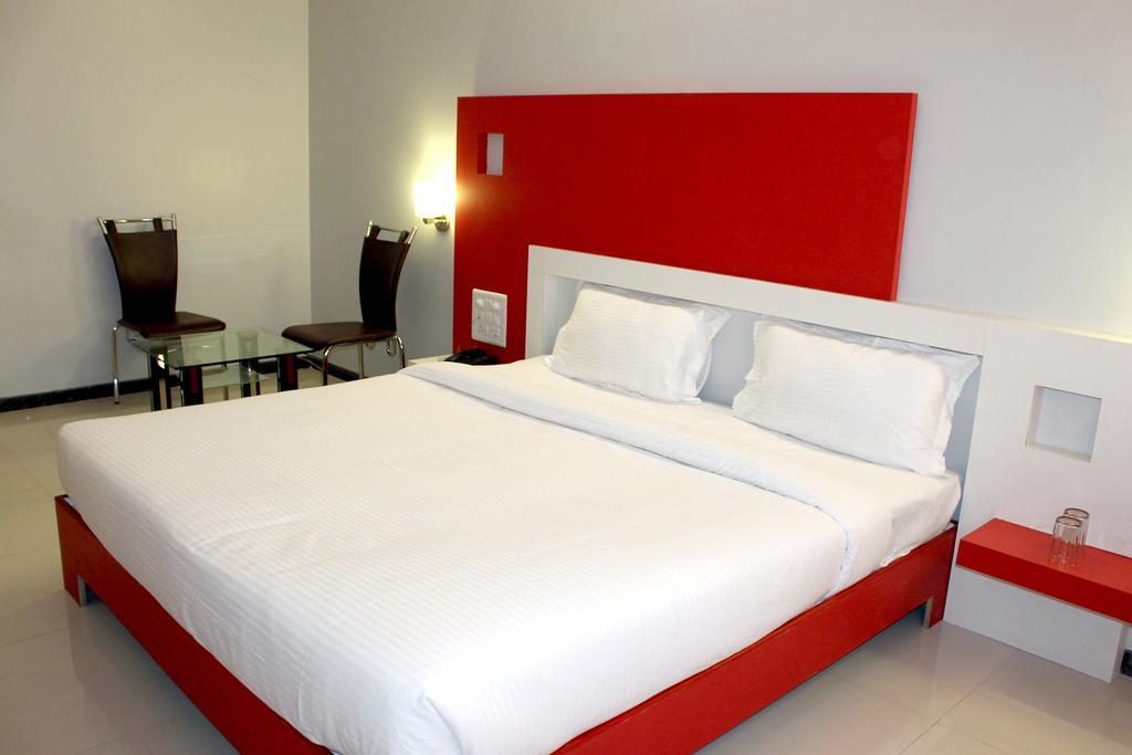 Oyo 4316 Hotel Sai Empire 舍地 客房 照片