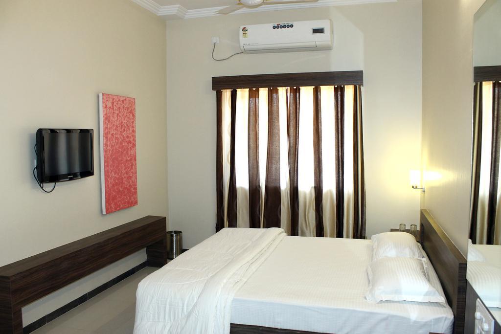 Oyo 4316 Hotel Sai Empire 舍地 客房 照片