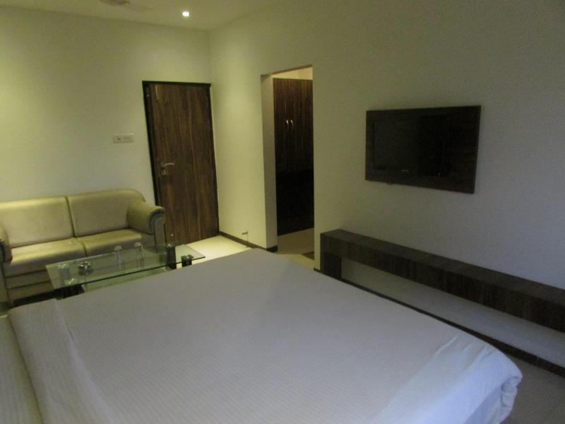 Oyo 4316 Hotel Sai Empire 舍地 外观 照片